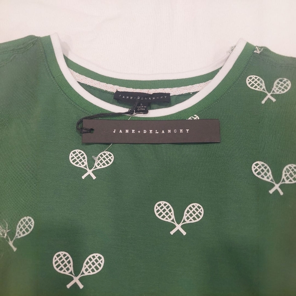 Green Crew Neck Sweater with Charming Pattern - Picture 3 of 8